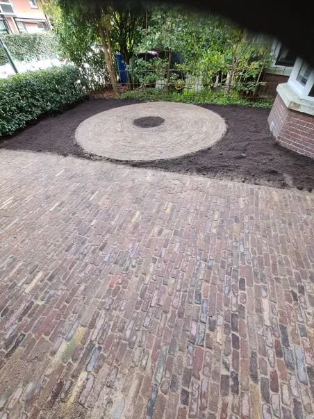 "Alte Waaltjes rot/bronze nuanciert."